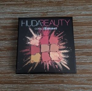 Huda Beauty Coral Obsessions Palette